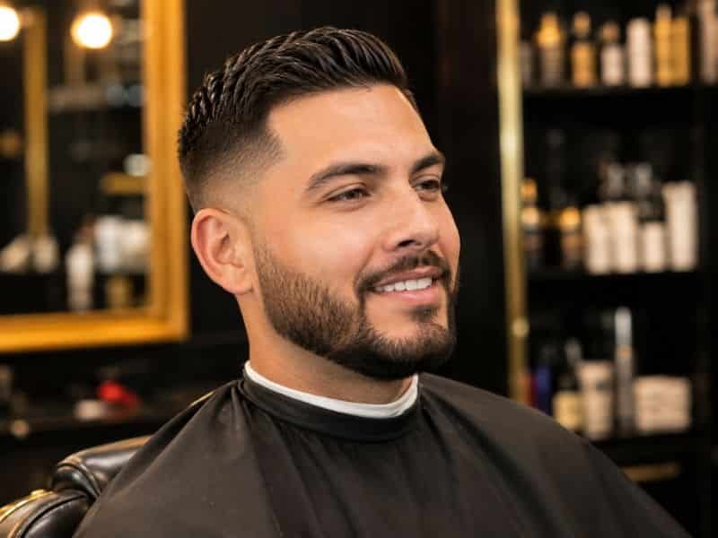 Corte y barba para hombre en barbería de Coacalco